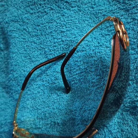 Gucci Black and Gold Sunglasses ! Free Case + Cloth main image 4